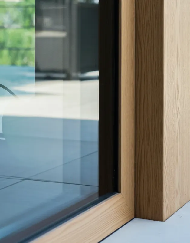 Détail baie vitrée bois