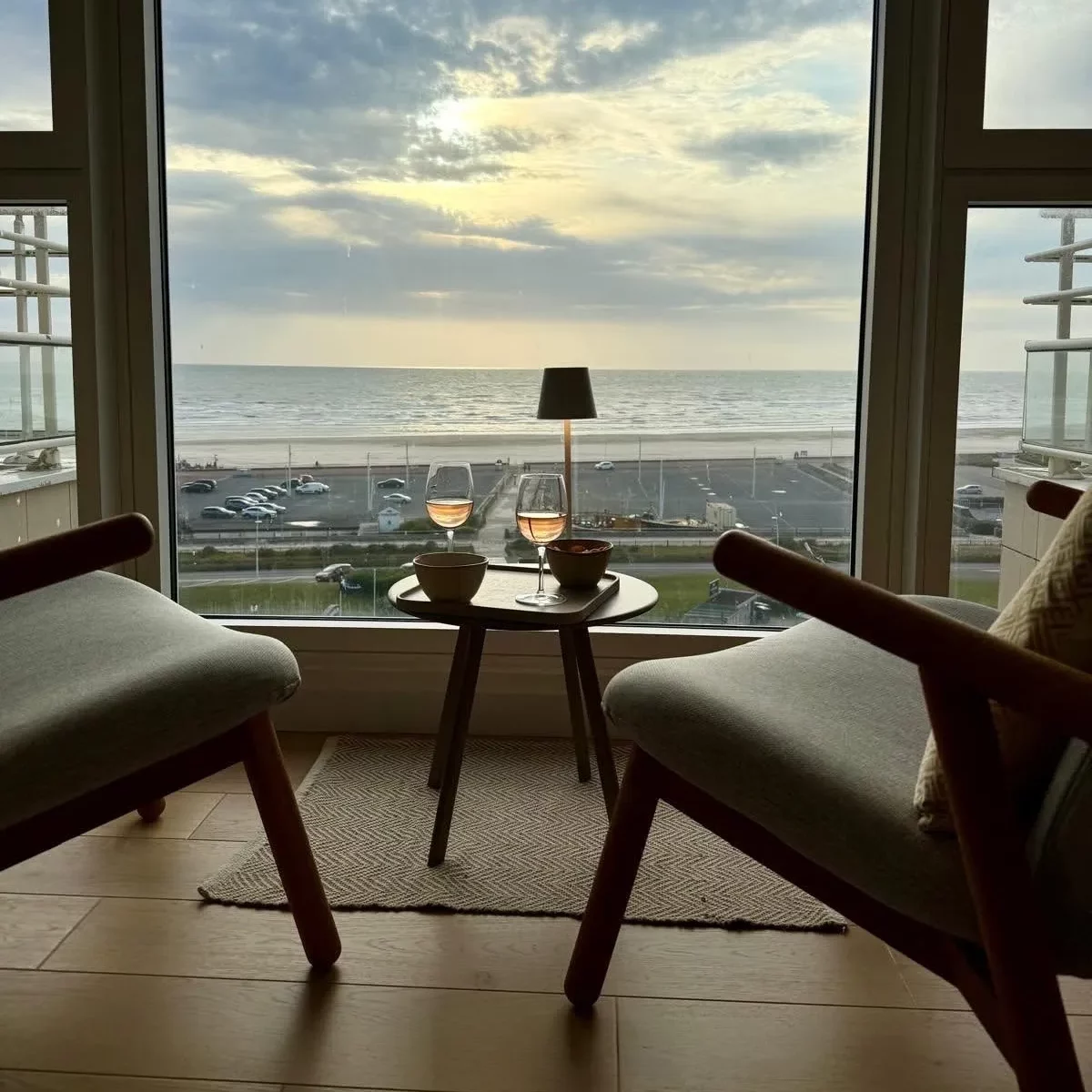 Menuiseries aluminium RAL 9016 avec vue mer au Touquet-Paris-Plage